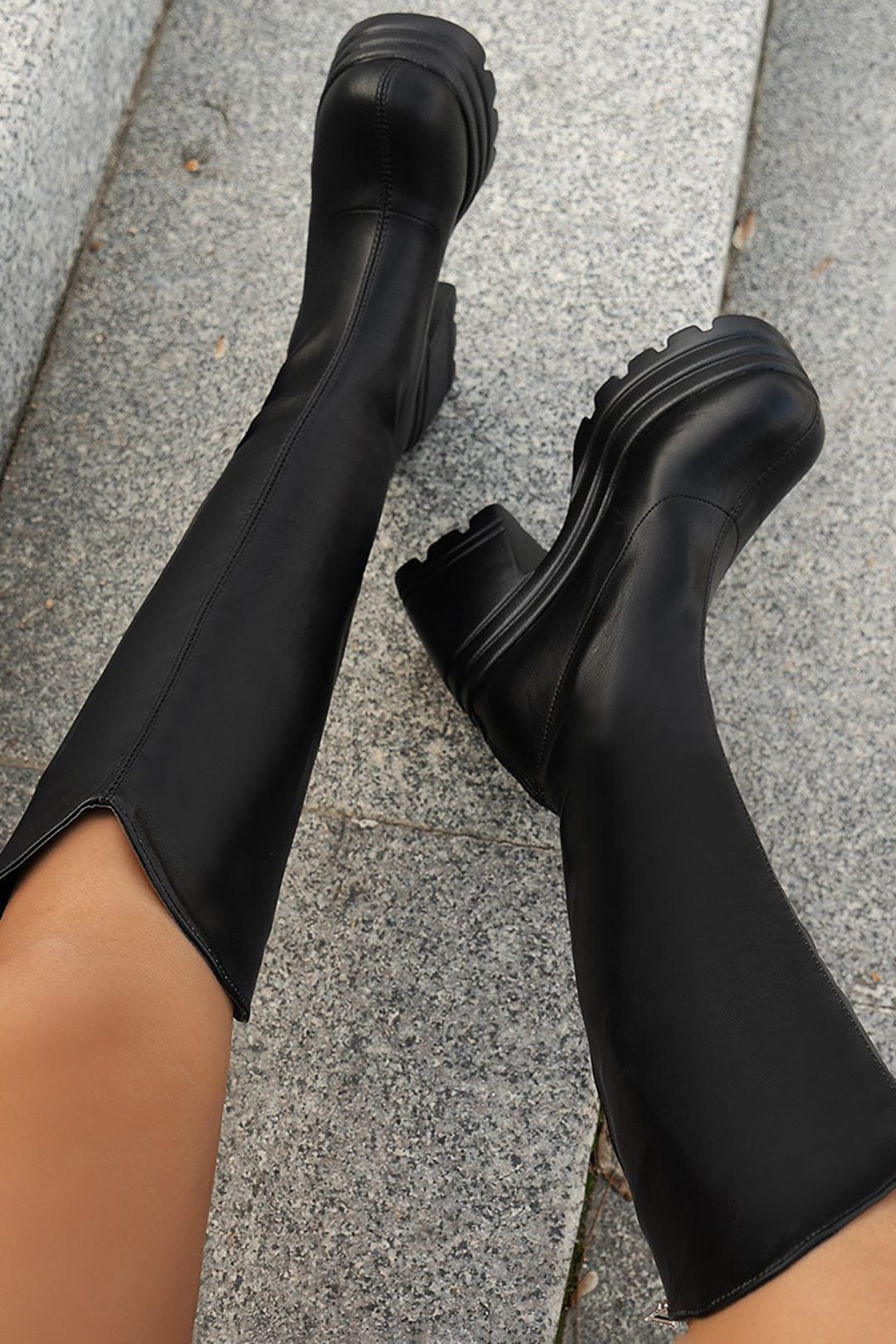 Bottines Plates Talon Plat Haut Noir Élégantes et Confortables
