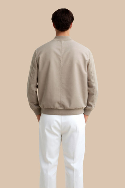 Blouson Aviateur Minimaliste Élégant et Polyvalent