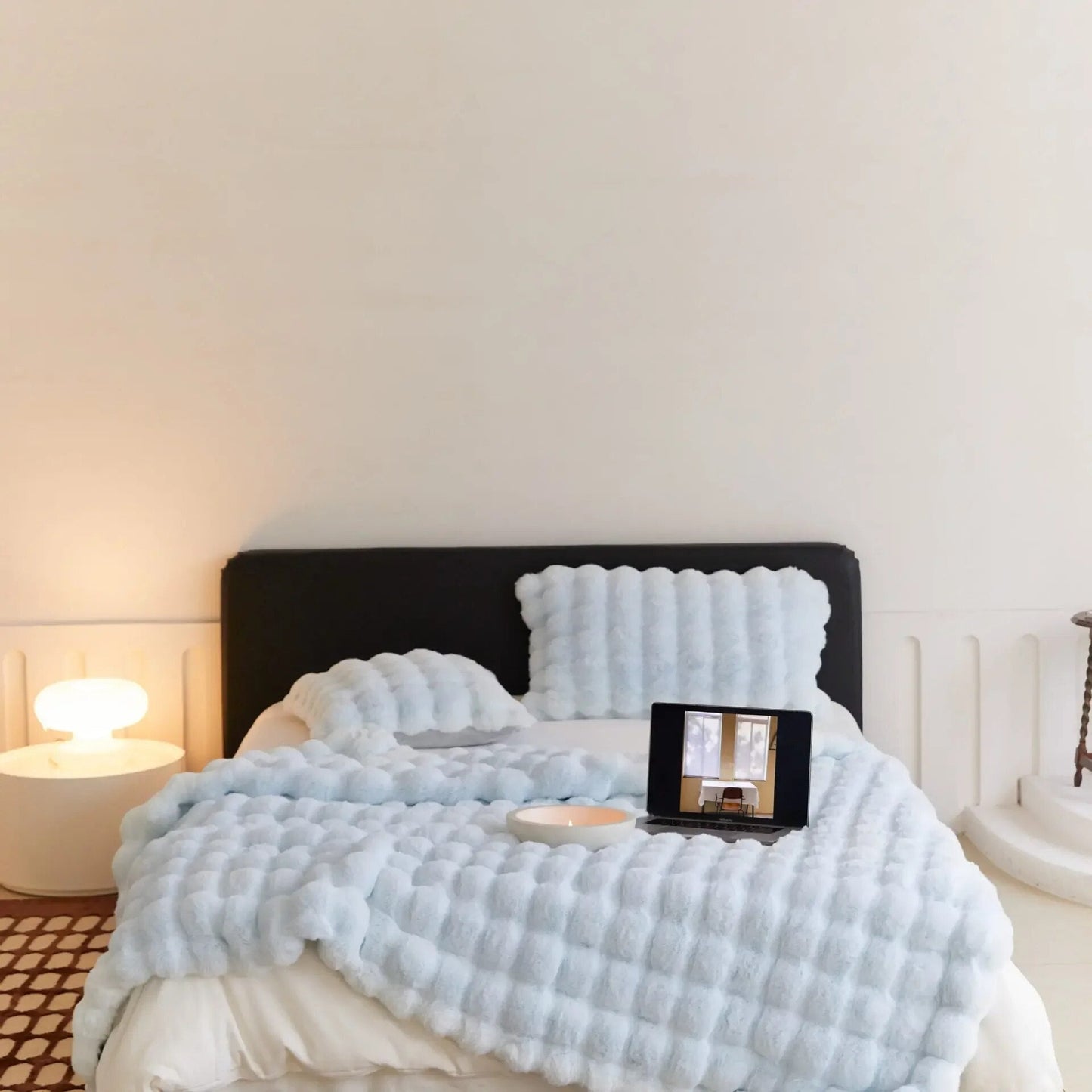 Plaid Polaire Blanc Doux avec Coussin assorti