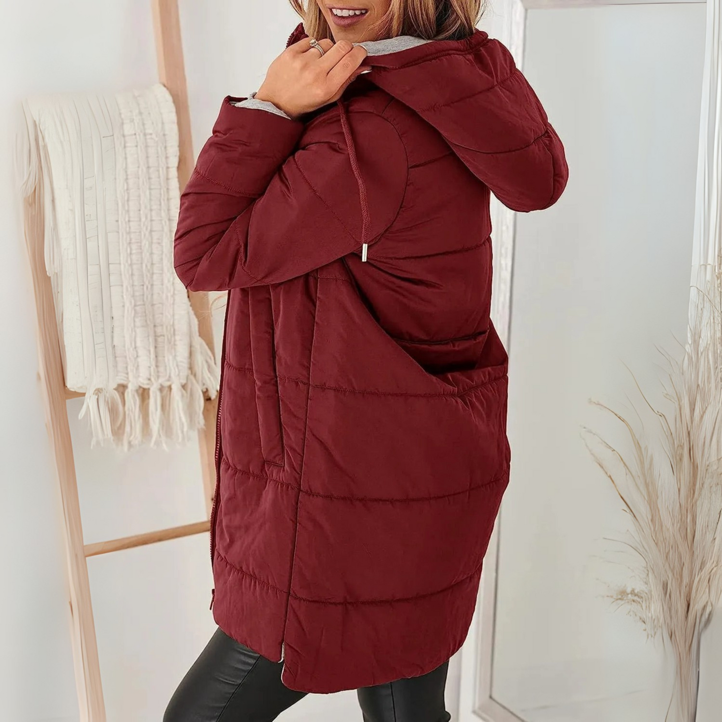 Doudoune Hivernale Femme avec Capuche et Poches Zippées
