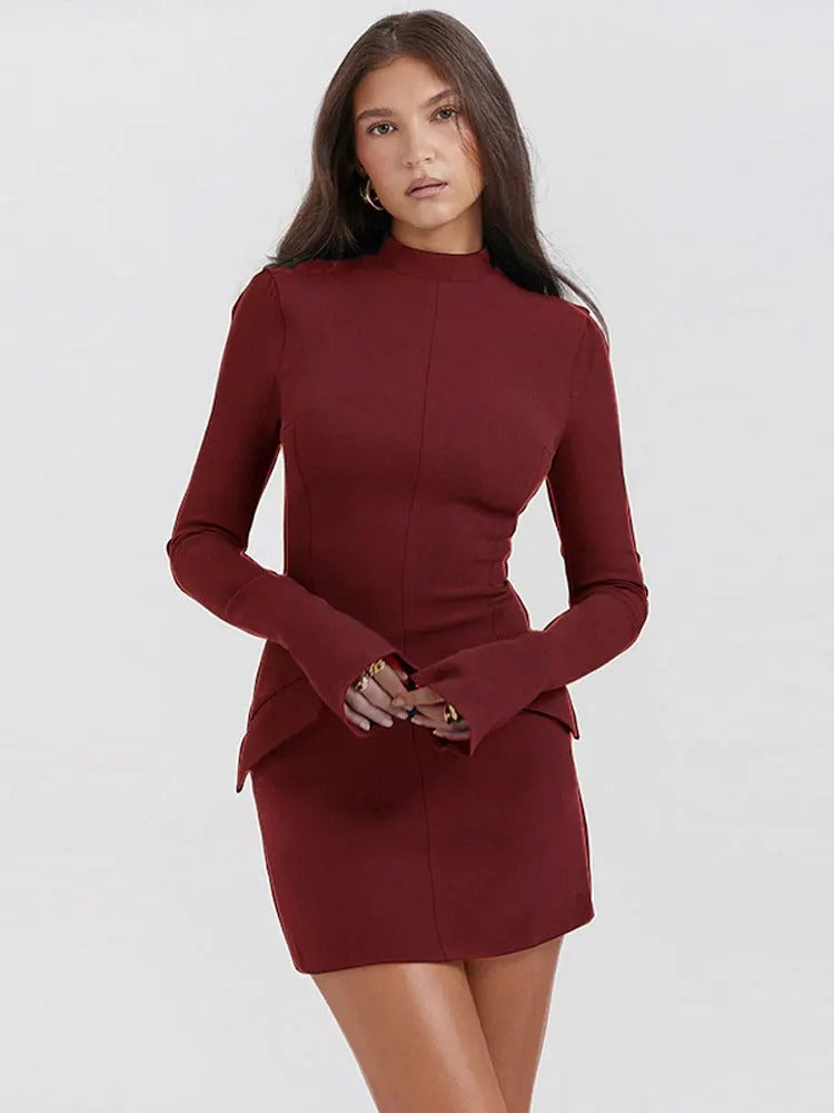 Robe Féminine Chic - Taille Cintrée, Manches Longues et Col Montant Élégant