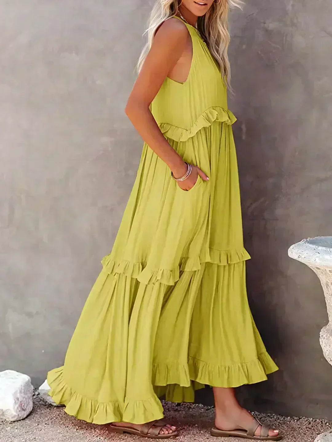 Robe Bohème Été avec Volants et Décolleté Profond