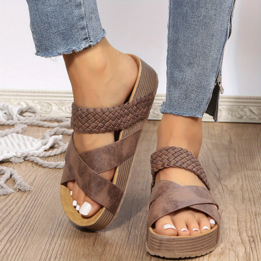 Sandales Femme à Talon Bloc avec Détails Tressés - PanierRoyale