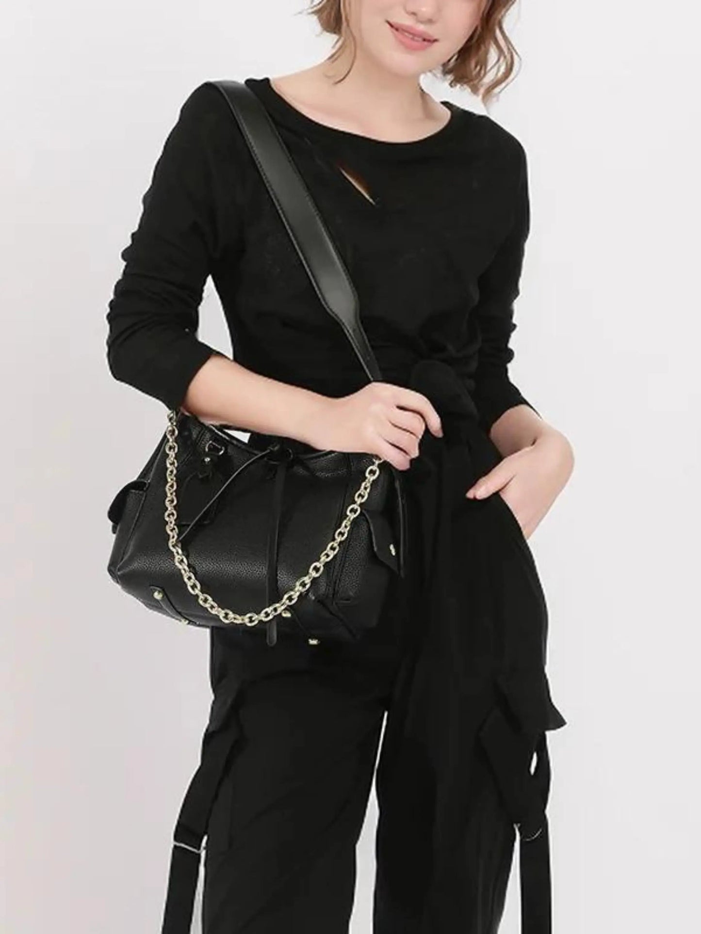 Sac à Épaules en Cuir avec Boucles Métalliques