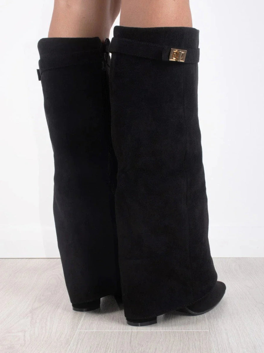 Bottines Femme en Suede Noir avec Détails Dorés