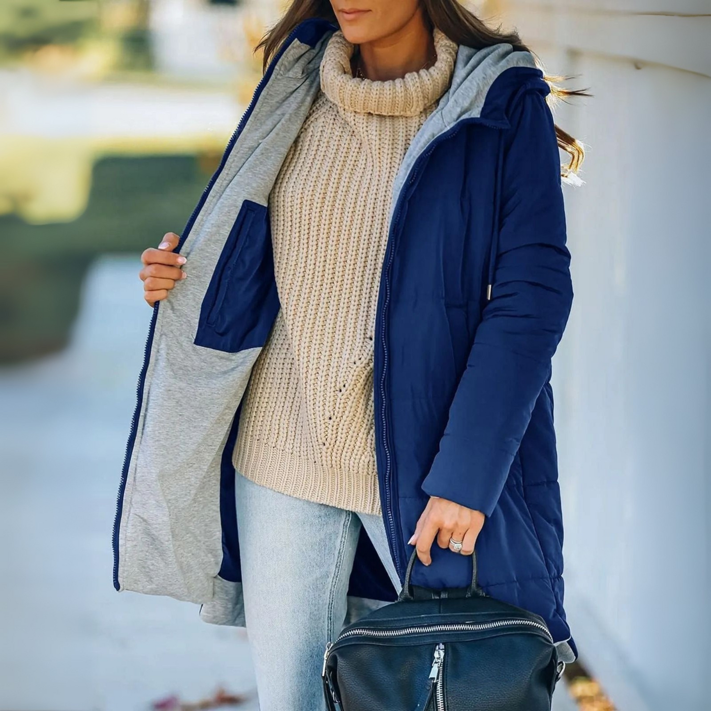Doudoune Hivernale Femme avec Capuche et Poches Zippées