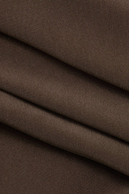 Robe Cocktail Épaules Découvertes avec Drapage Élégant