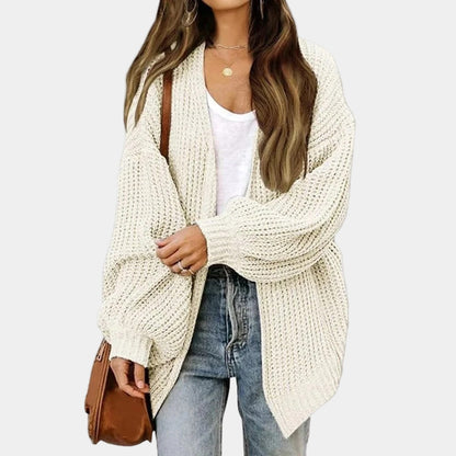 Gilet femme élégant en maille beige, manches longues, détente → Gilet Femme Beige en Maille Douce Manches Longues - PanierRoyale