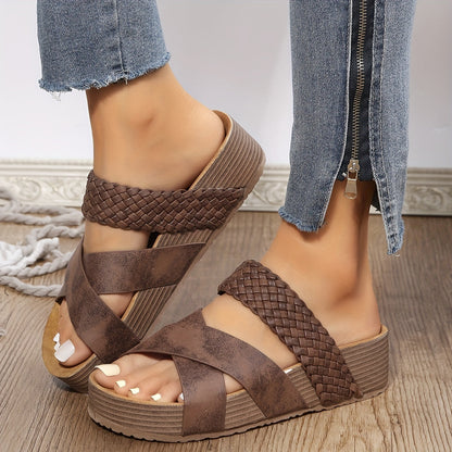 Sandales Féminines à Talon Compensé et Décor Tressé
