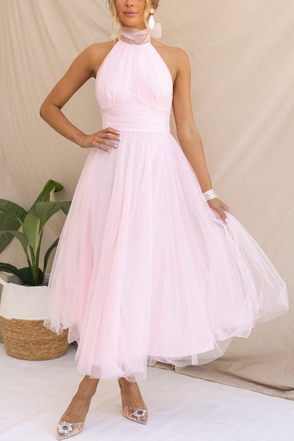 Robe de Soirée Élégante en Tulle avec Col Haut et Jupon - BerlinGlamour