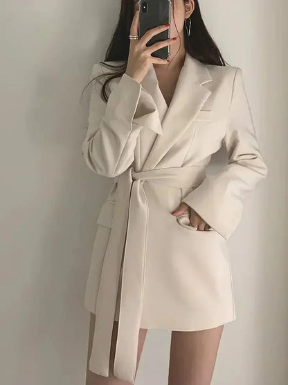 Robe Tailleur Femme Élégante et Raffinée