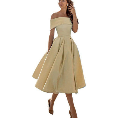 Robe Féminine Évasée Découpe Épaules