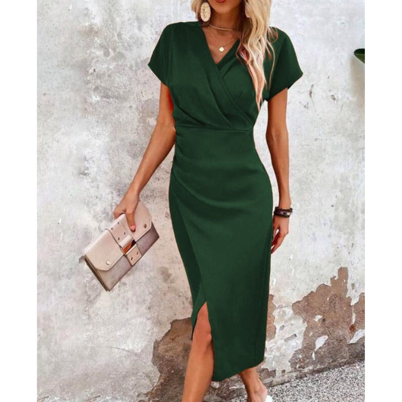 Robe femme séductrice décolleté profond manches courtes