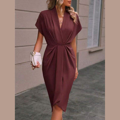 Robe Féminine Manches Longues Décolleté Profond