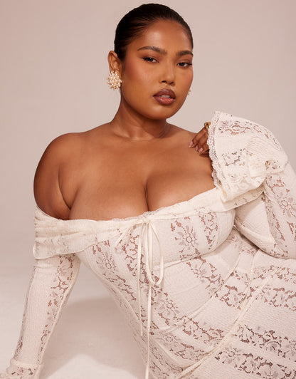 Robe de Soirée Élégante avec Décolleté Profond et Manches Longues