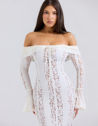 Robe de Soirée Élégante avec Décolleté Profond et Manches Longues
