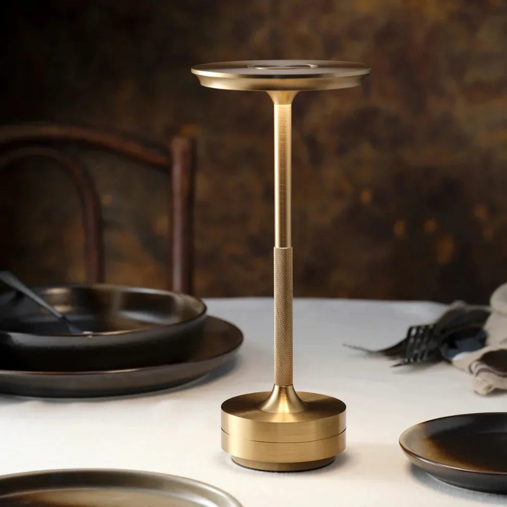 AuraLumi™ – Lampe de Table Sans Fil Éclairage Ajustable en Aluminium