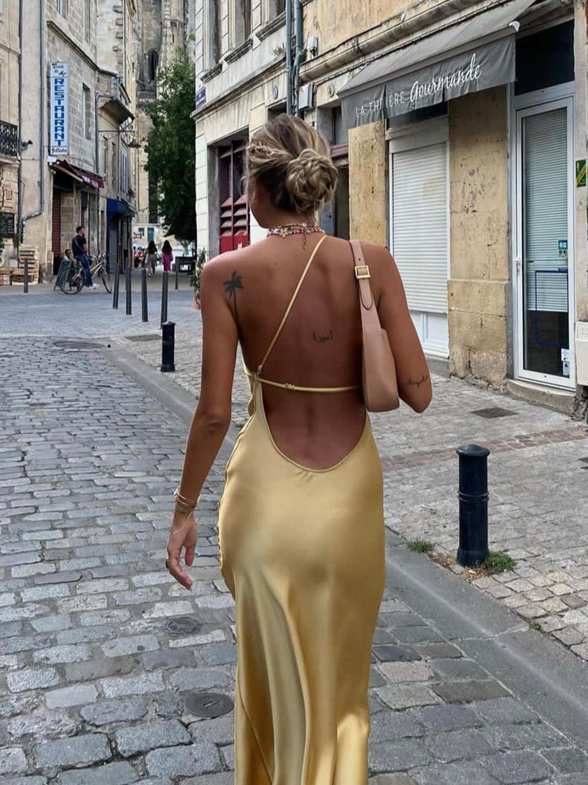 Robe de Soirée Satin Longue avec Bretelles Fines Élégante