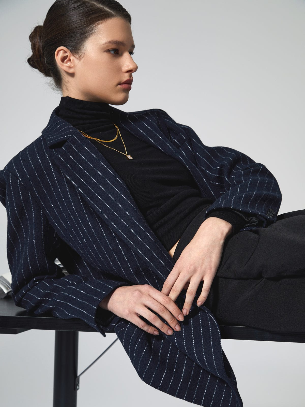 Blazer Marine Femme Élégant à Rayures Fines - BerlinGlamour