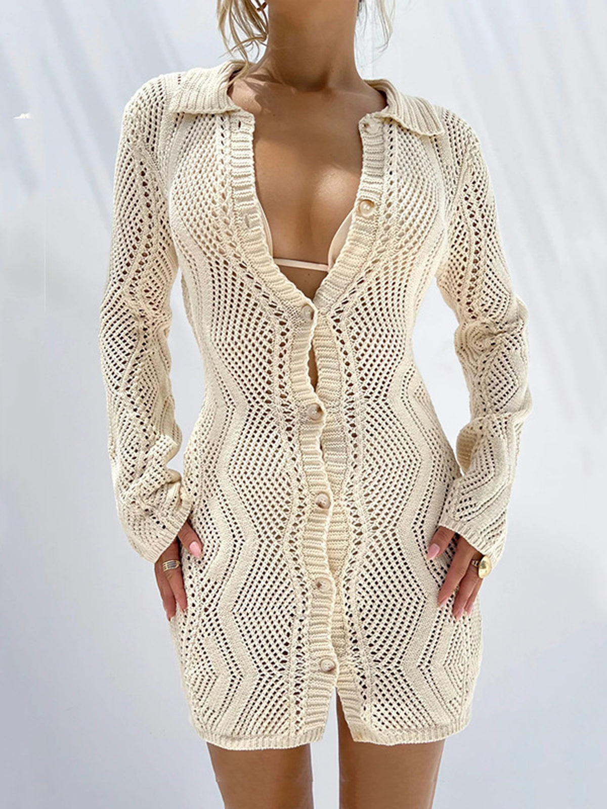Robe en dentelle Blanc Crème avec Boutons