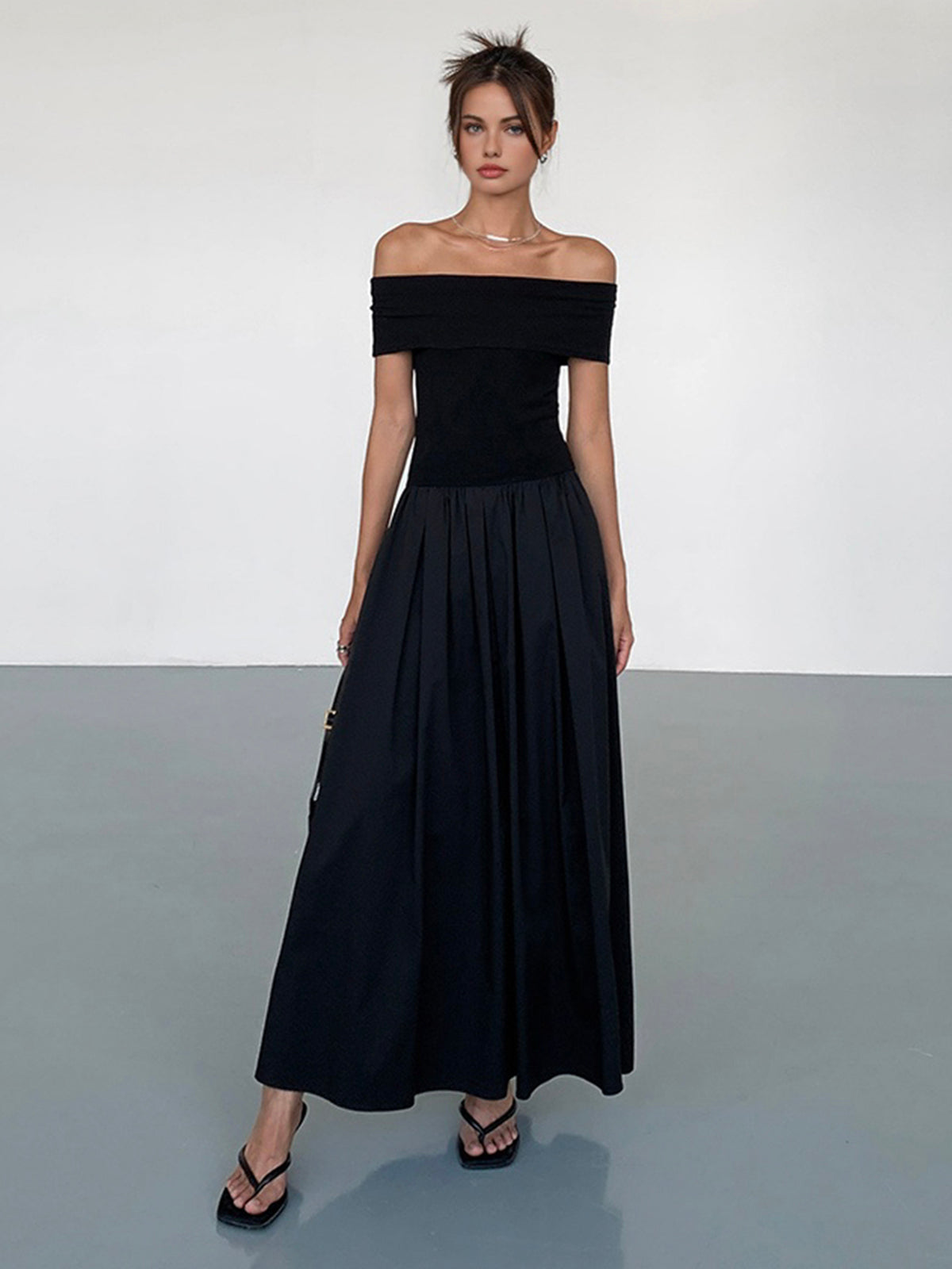 Robe de Soirée Féminine Longue Dos Nu avec Traine Flottant