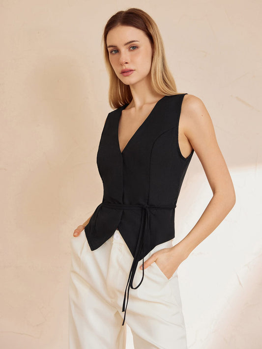 Isabella | Top Noir Sans Manches avec Ceinture à la Taille - BerlinGlamour