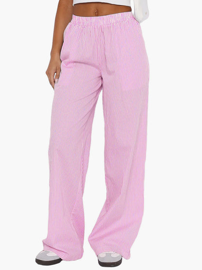 T-shirt Femme Blanc Pur et Pantalon Marine à Rayures
