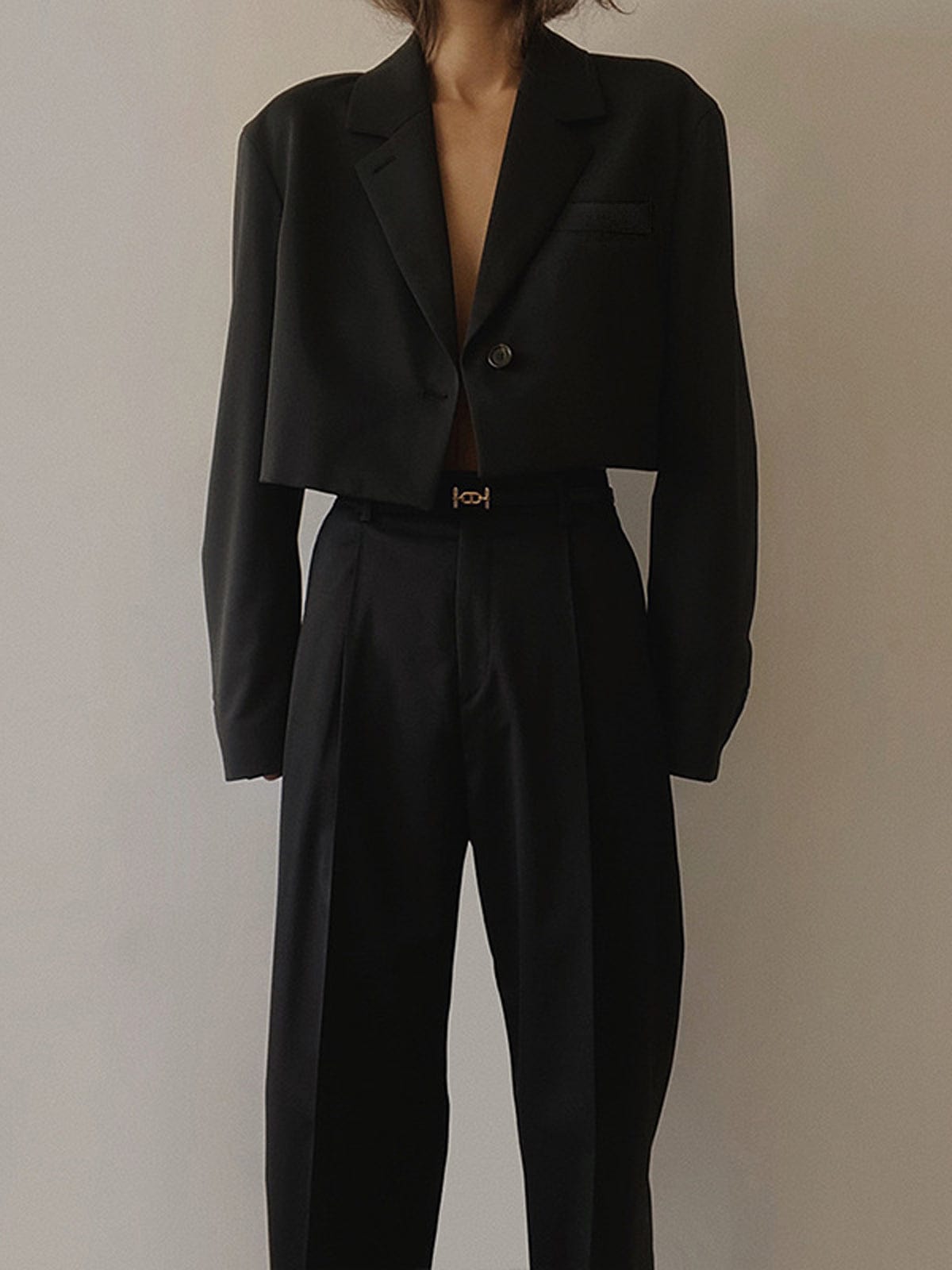 Blazer Femme Noir Court Élégant pour Travail - BerlinGlamour