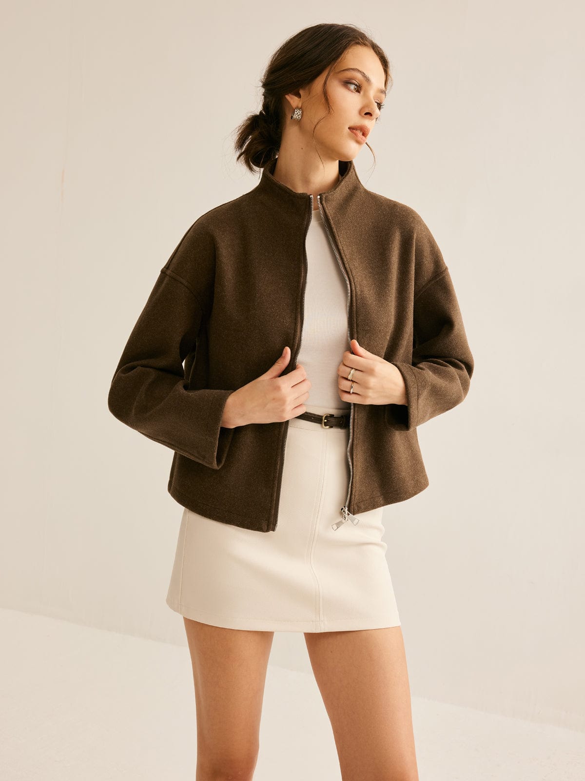 Veste Brun Courte Col Montant Élégante et Minimaliste - BerlinGlamour
