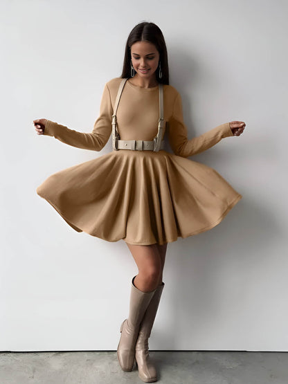 Robe Skater Féminine en Crème à Manches Longues