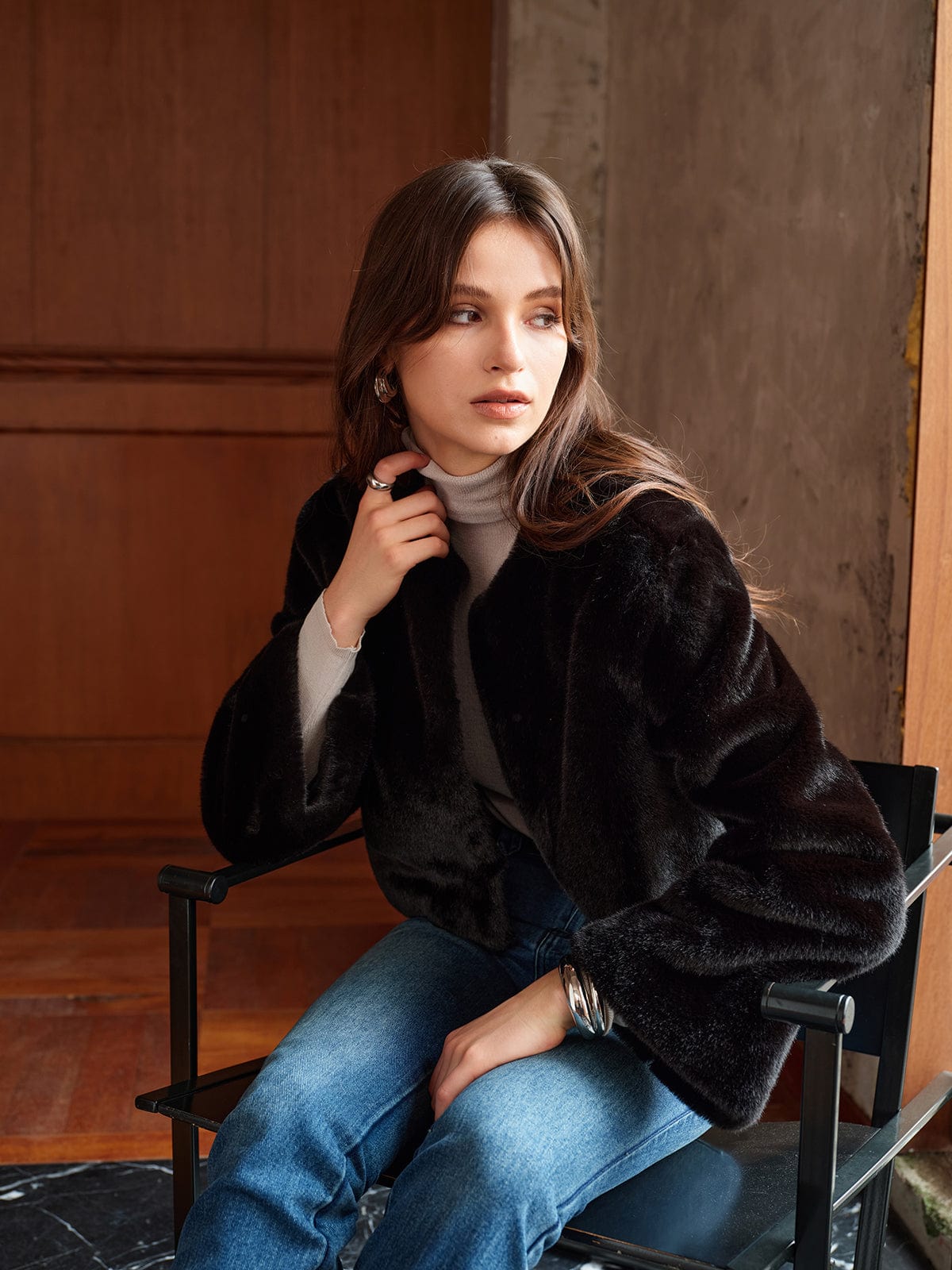 Veste en Simili Cuir Noir Féminine Court