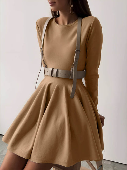 Robe Skater Féminine en Crème à Manches Longues