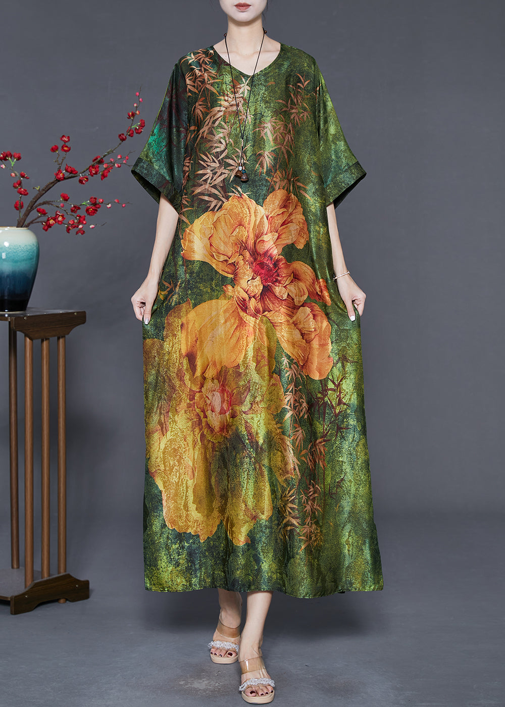 Jolie robe d'été vert en soie imprimée décolleté V - EasyApparels