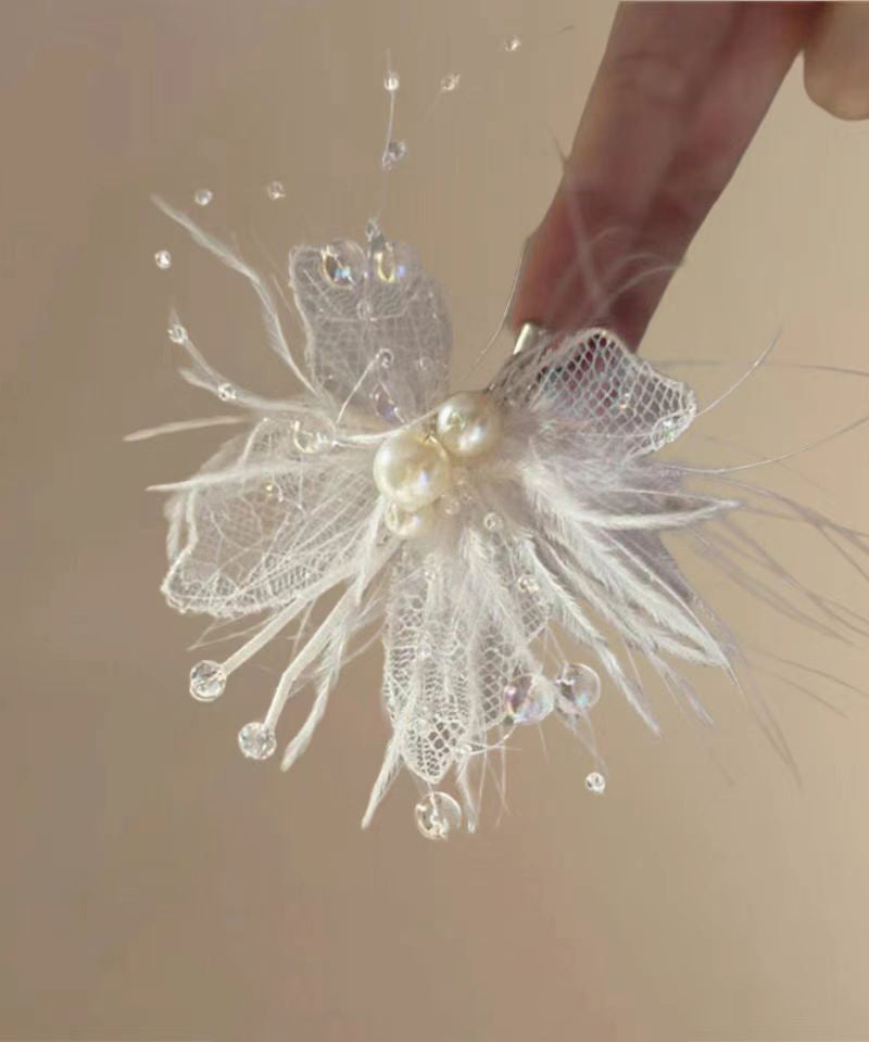 Dainty Beige Hair Clip with Feathers and Pearls - EasyApparels