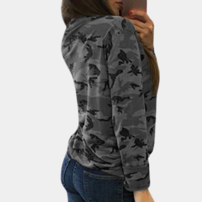 Sidonia - Audace et Élégance : Sweatshirt Camouflage avec Décolleté Profond