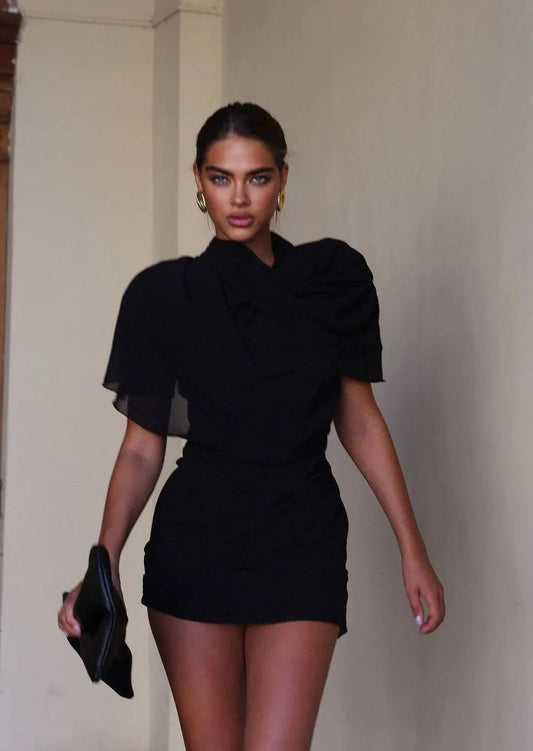 Robe Noire Épaule Haute Mini Couture - BerlinGlamour