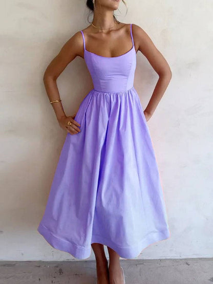 Robe Soirée Chic Femme - Courte et Élégante avec Décolleté et Bretelles Fines