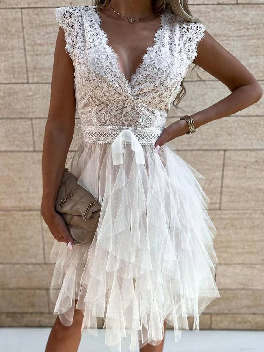 Robe de Soirée Courte et Féminine en Tulle avec Décolleté Profond - PanierRoyale