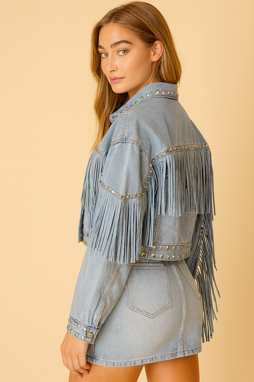 Veste Femme Denim avec Franges et Clous Coupe Bohème