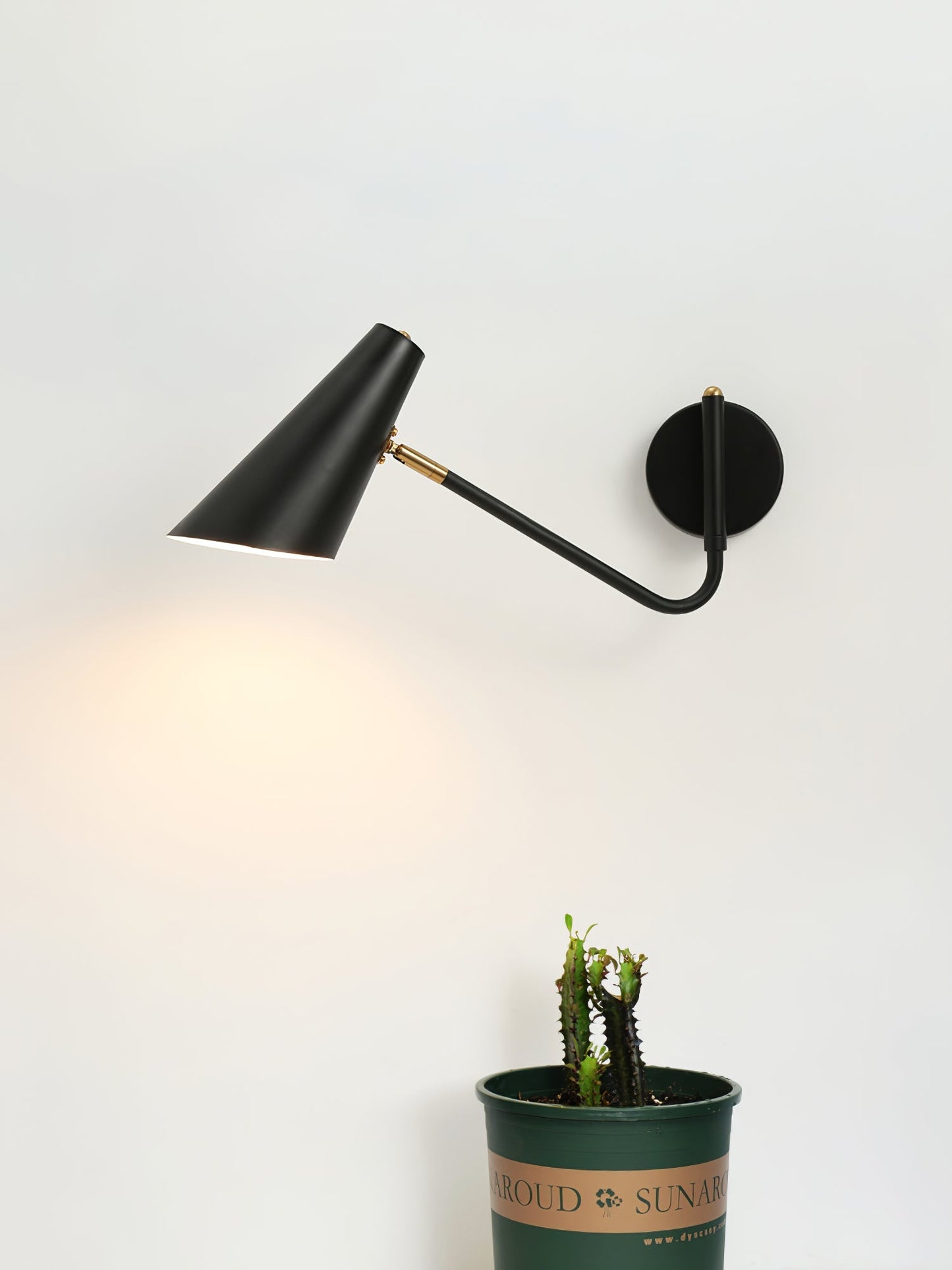 Conilux™ – Applique Murale Orientable Faisceau Précis