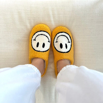 Pantoufles Peluche Sourire Douces