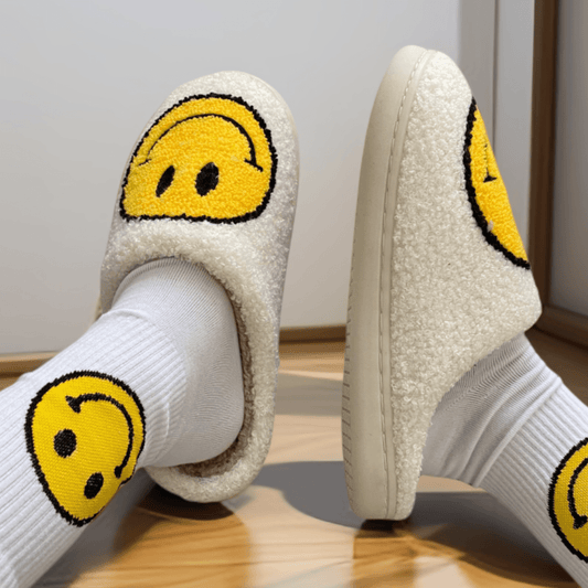 Pantoufles Peluche Sourire Douces - PanierRoyale