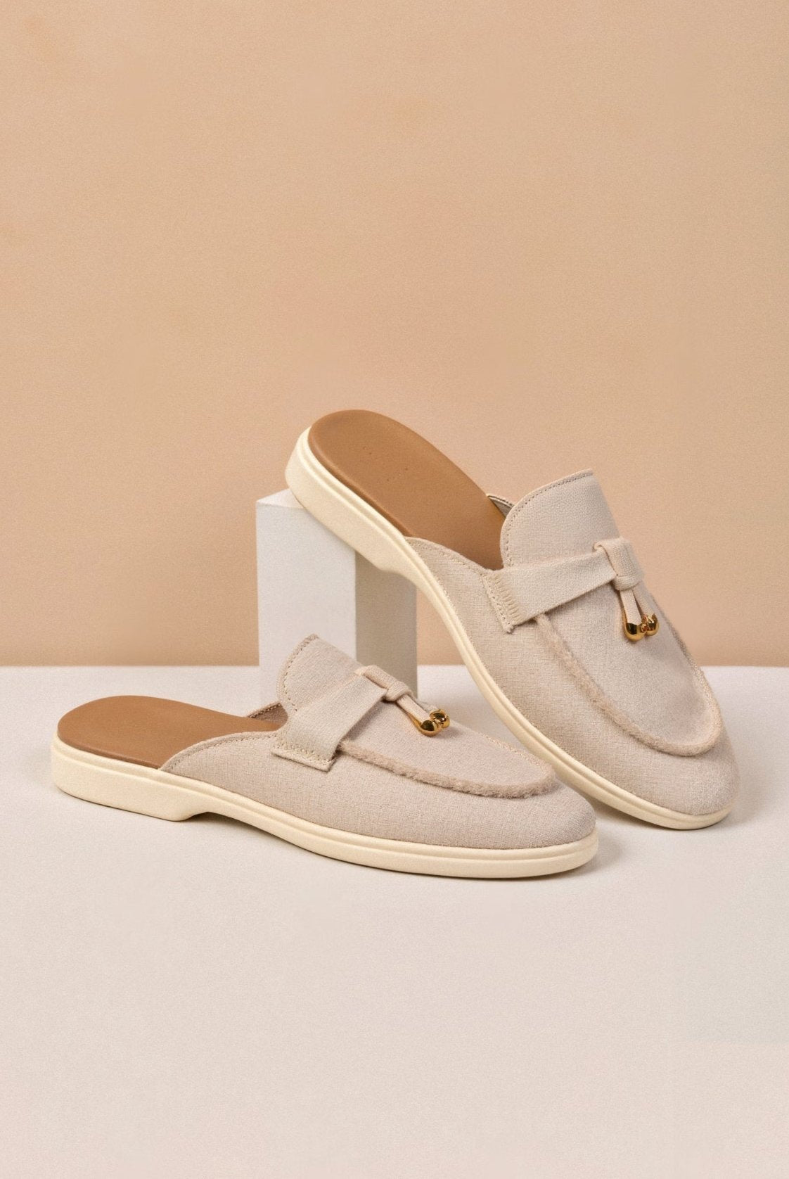 Mocassins Beige Élégants avec Détails Dorés - Confortables et Chic