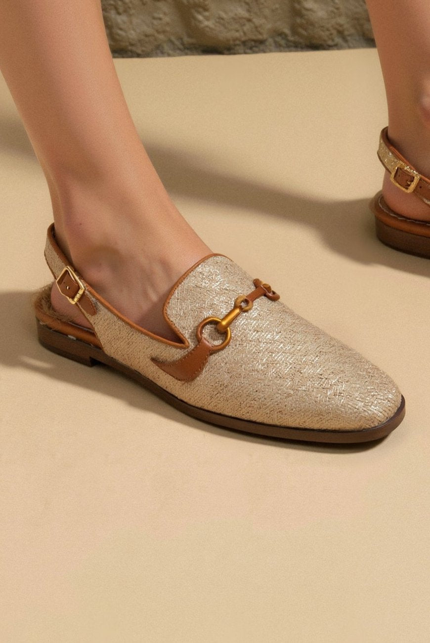 Mocassins Slingback en Cuir Beige avec Chaîne Élégante
