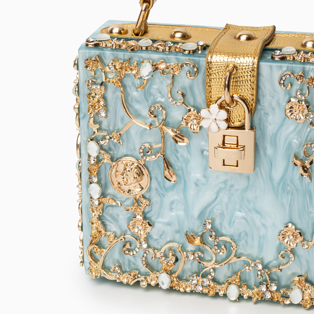 Sac de Soirée En Acrylique Bleu Ciel avec Décor Or Baroque