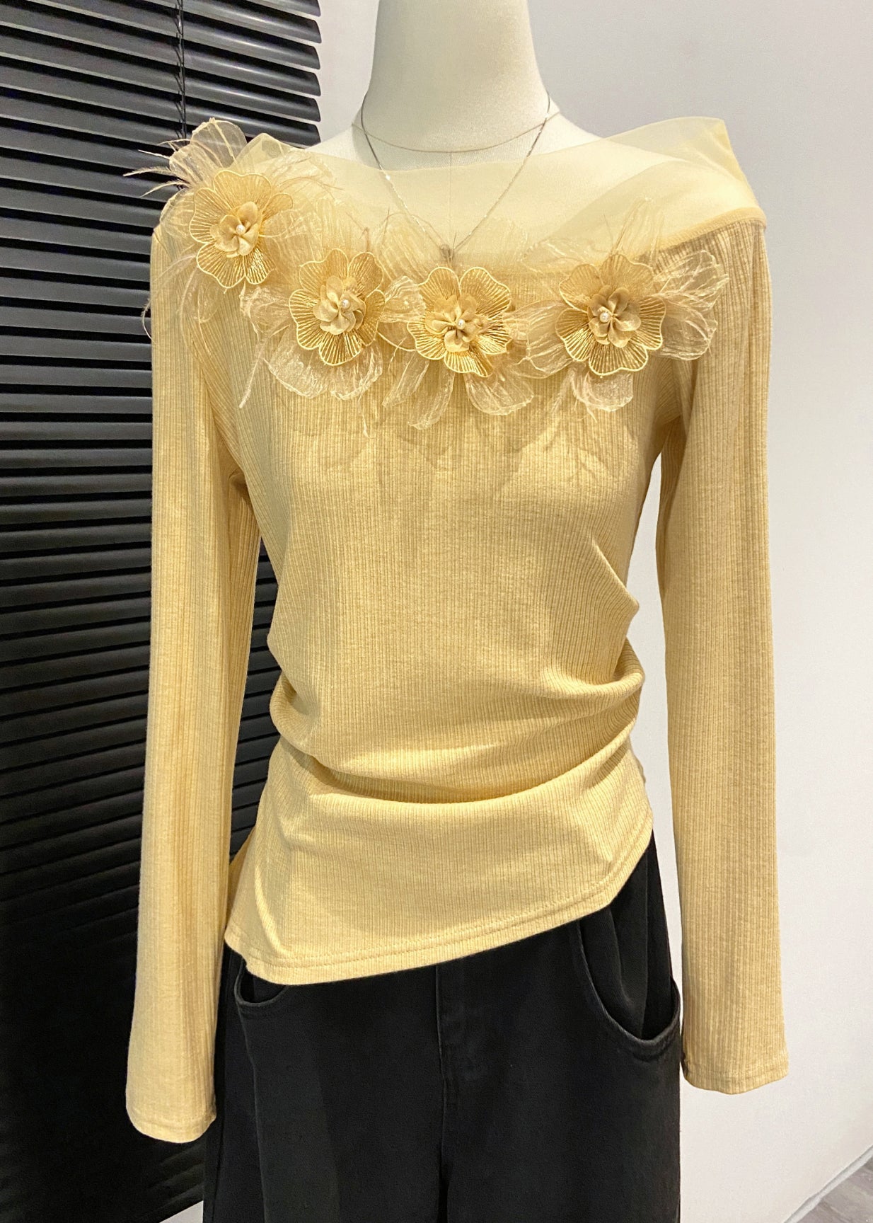 Charmantes chemises en coton jaune avec fleurs pour femme - EasyApparels