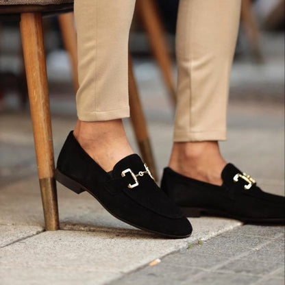 Chaussures Loafer Cuir Noir à Boucle Dorée Élégante