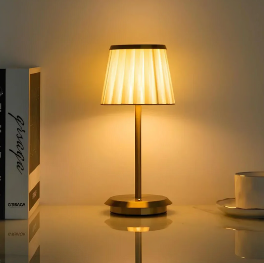 ÉléganceClassique™ – Applique Murale Dimmable en Métal et Tissu