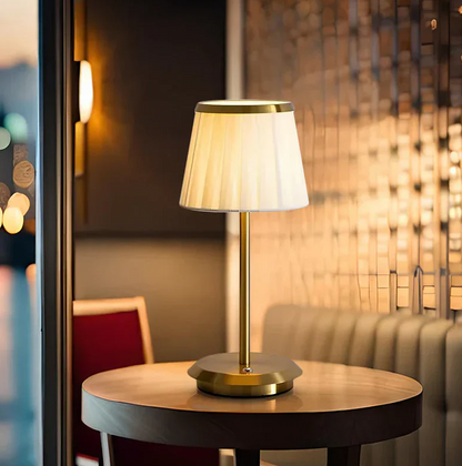 ÉléganceClassique™ – Applique Murale Dimmable en Métal et Tissu
