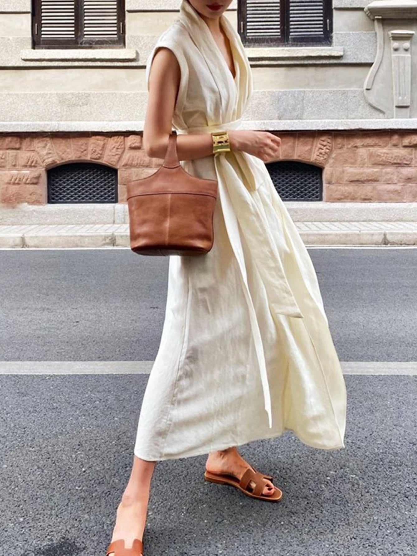 Elegancia™ – Robe Longue Chic & Fluide avec Ceinture Élégante